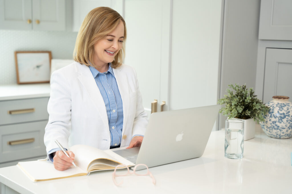 Welcome to the vibrant world of Marnie Lindsay, where her beautiful and bright home and workspace come to life through stunning branding photography. Marnie's Personal Brand